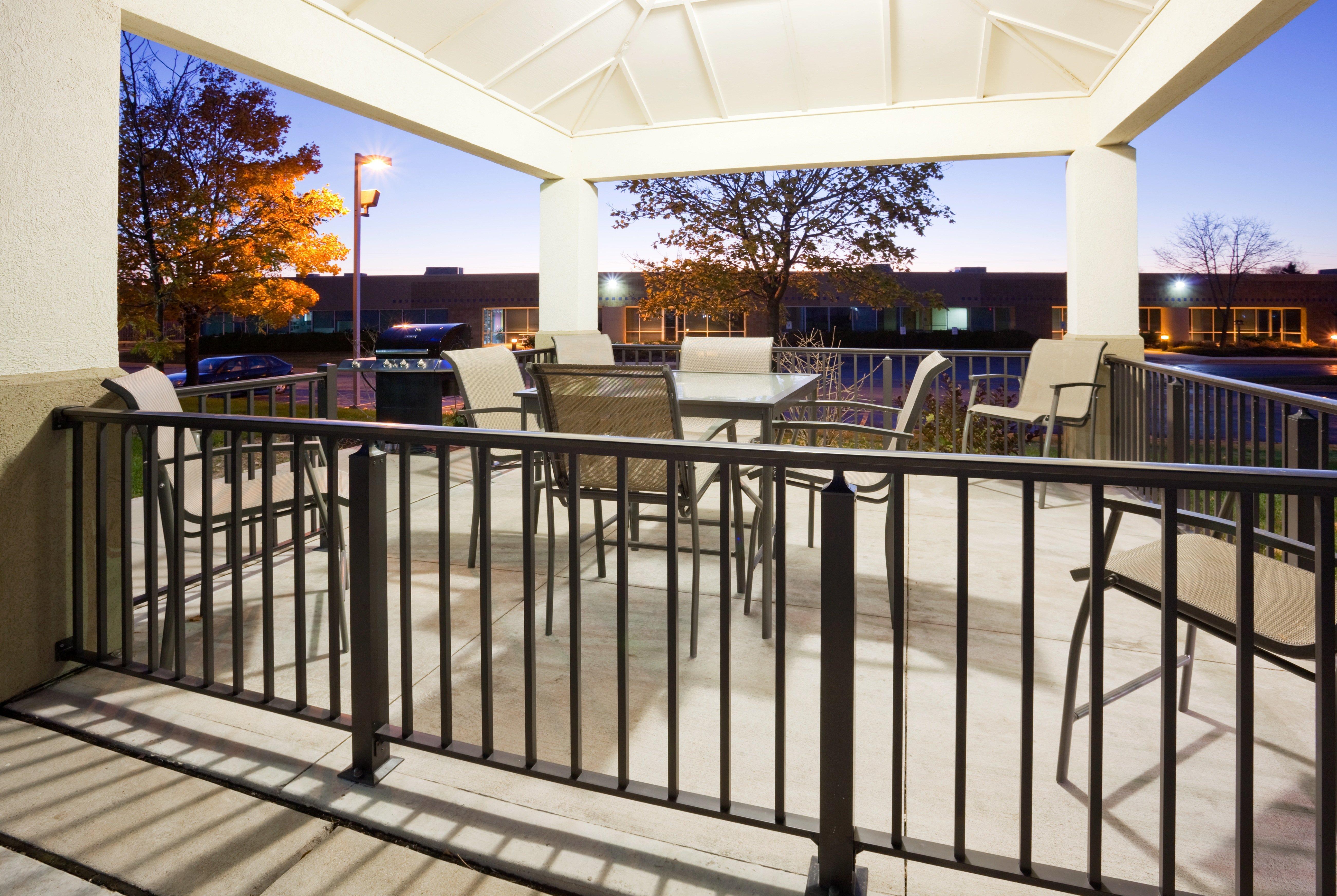 Candlewood Suites Milwaukee Brown Deer, An Ihg Hotel Ngoại thất bức ảnh