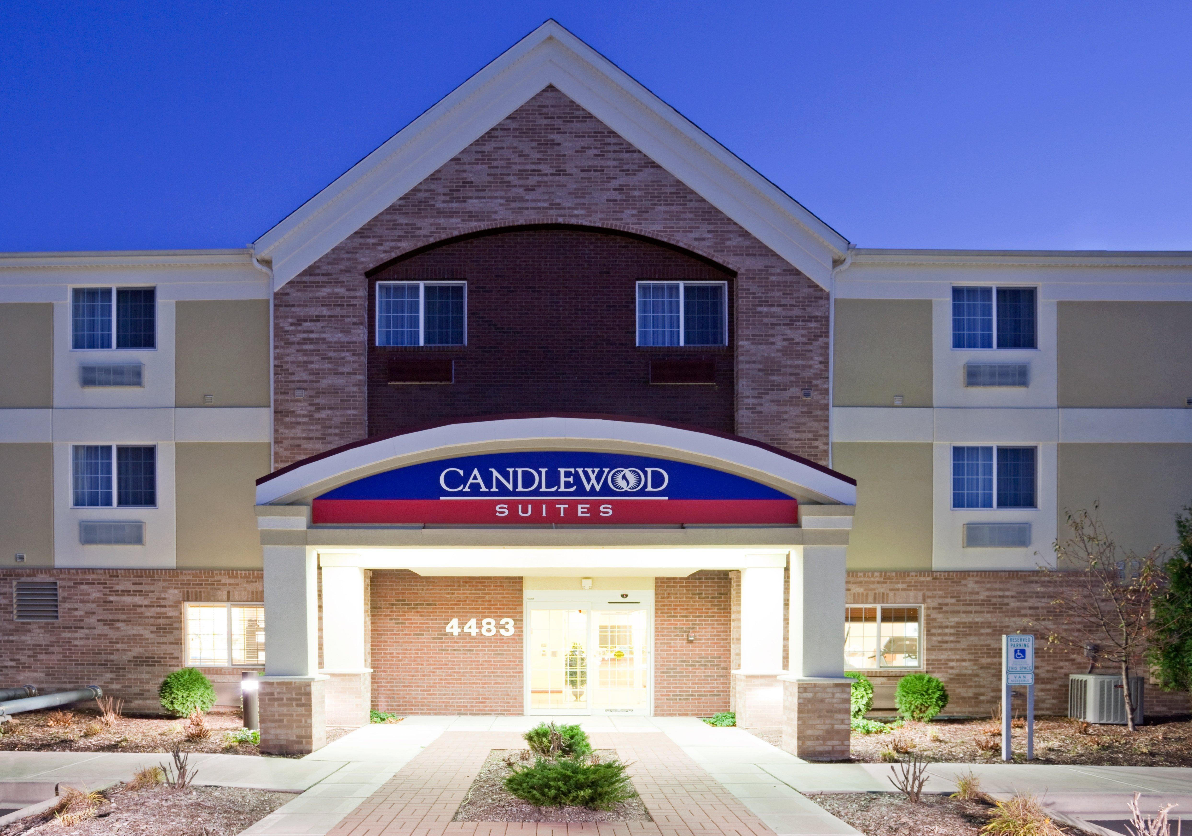 Candlewood Suites Milwaukee Brown Deer, An Ihg Hotel Ngoại thất bức ảnh
